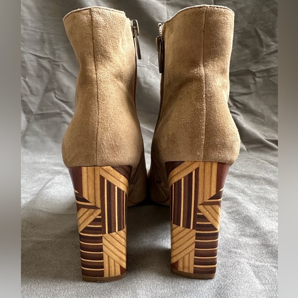 Vince Camuto suede ankle boots - Picture 6 of 6